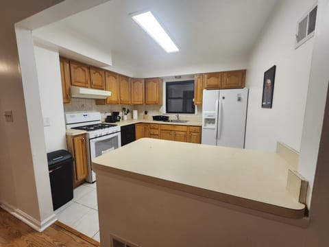 Ample 3BR and 1Bath apt close to NYC Apartment in Jersey City