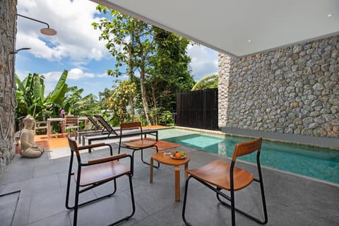 View (from property/room), Balcony/Terrace, Seating area, Pool view, Swimming pool, sunbed