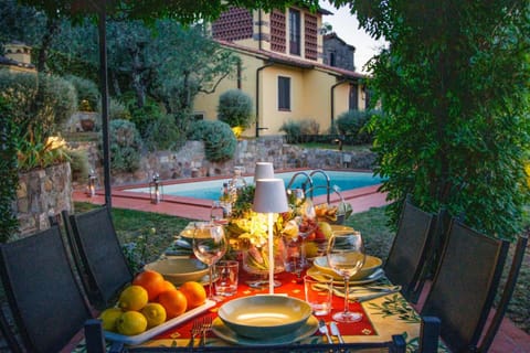 Garden, Dining area, Swimming pool