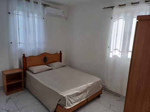 Bed, Photo of the whole room, Bedroom, wardrobe, air conditioner