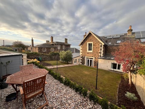 Property building, Day, Garden, Garden view