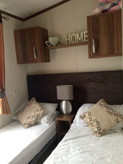 Newquay Haven caravan 42x14 with Ocean Views Chalé in New Quay