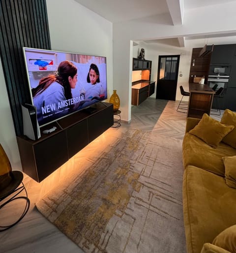 Communal lounge/ TV room, TV and multimedia, Living room, Seating area