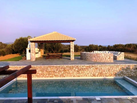 Kbel Sea View Villa 4br private pool near beach Villa in Messenia