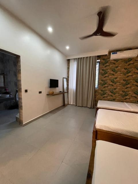 Bed, TV and multimedia, Bedroom, air conditioner