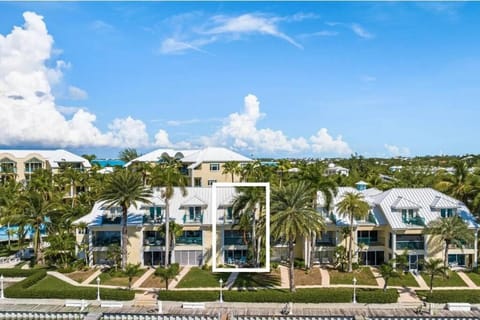 Exquisite Yacht Club Townhome Appartamento in The Bight Settlement