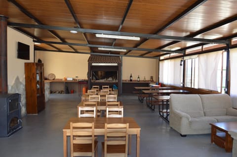 Communal lounge/ TV room, BBQ facilities, Communal kitchen