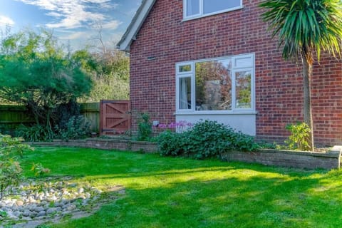 Coastal House Near Surfing Beach - East Runton Crabpot Cottages House in Cromer