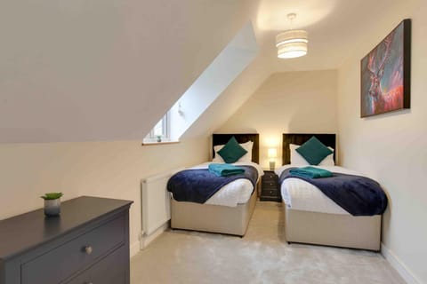 Kestrel Gardens Five Bedroom Homes House in Uttlesford