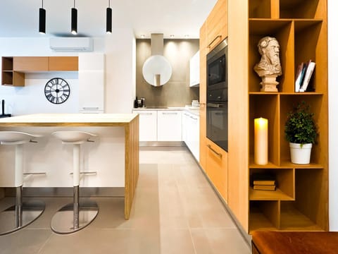 Kitchen or kitchenette, Photo of the whole room, kitchen