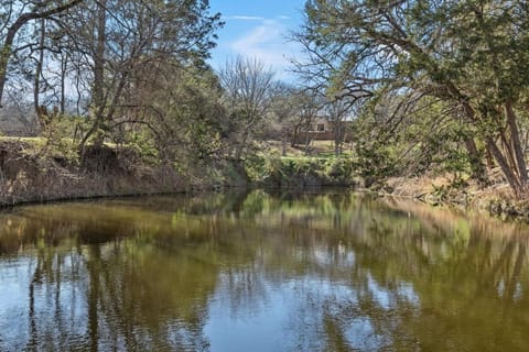 Ruby Dell Ranch - Just 10 mins from downtown Waco House in Bellmead