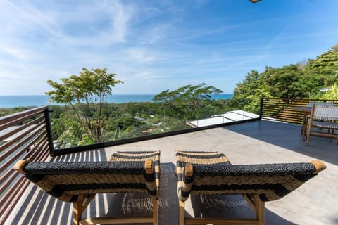 Natural landscape, View (from property/room), Balcony/Terrace, Seating area, Sea view