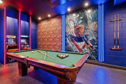 Billiard, Game Room