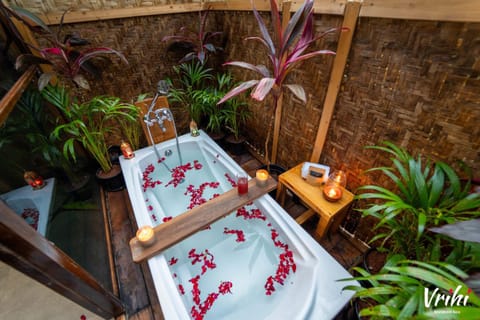 Hot Tub, Garden view, Bath