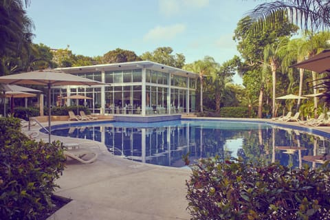 Property building, Spring, Day, Garden, Garden view, Pool view, Swimming pool, sunbed