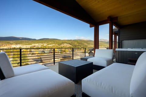 Balcony/Terrace, Mountain view