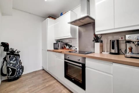 Londwell, Canary Wharf Riverfront Chic Apartment Apartment in London Borough of Lewisham