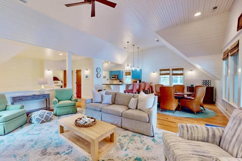 Blue Crab Cottage House in Bald Head Island