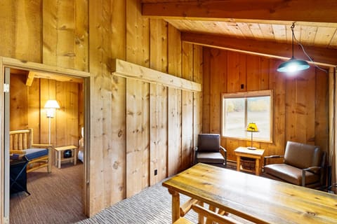 Broad Axe - Cabin #2 - Black Bear House in Salmon River