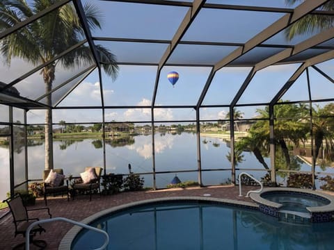 CasaSuLago - Shamrock Lakes vacation home House in Cape Coral