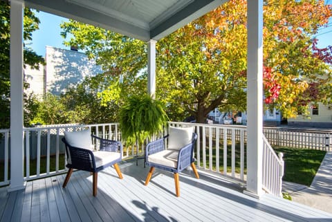 Property building, View (from property/room), Balcony/Terrace