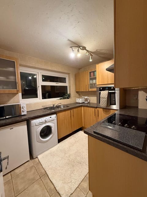 Families, Relocation, Sleeps 4 Apartment in Wolverhampton