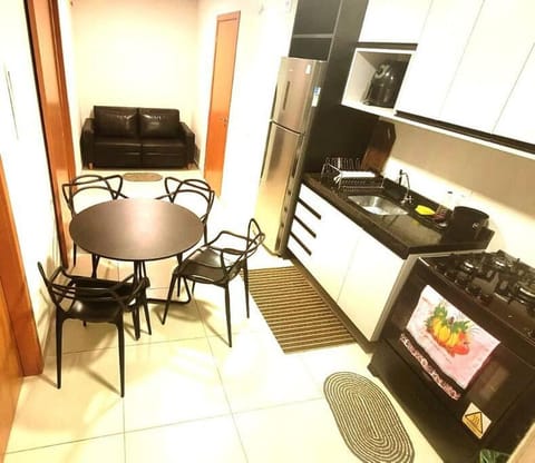 Kitchen or kitchenette, Living room, Seating area, Dining area, minibar, oven, pet friendly, stove, toaster