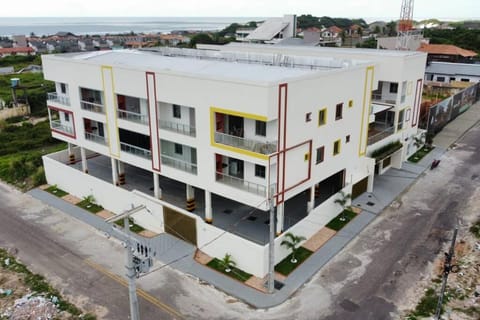 Property building, Day, Neighbourhood, Bird's eye view, City view, Street view, Location, Parking