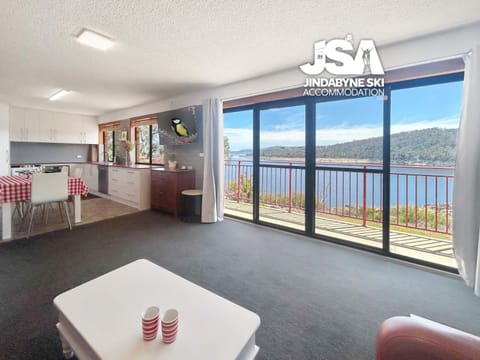 Natural landscape, View (from property/room), Kitchen or kitchenette, Dining area, Lake view