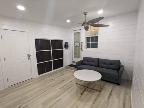 Beach Cabin close to the beach! Apartment in Morehead City