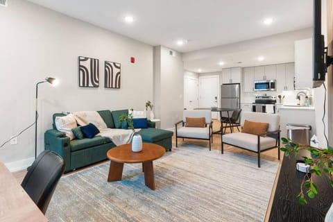 NoLibs, by Fishtown, Rooftop, Sleeps 4, King Bed Apartment in Philadelphia