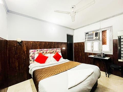 Bed, TV and multimedia, Photo of the whole room, Bedroom, wardrobe, air conditioner