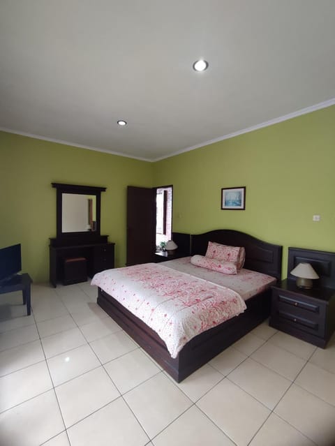 Maribaya Family Guest House Syariah Bed and Breakfast in Lembang