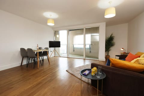 Bright 2BR Oasis with Balcony in Cardiff Bay Apartment in Cardiff