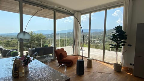 Day, Natural landscape, View (from property/room), Seating area, Dining area, Mountain view