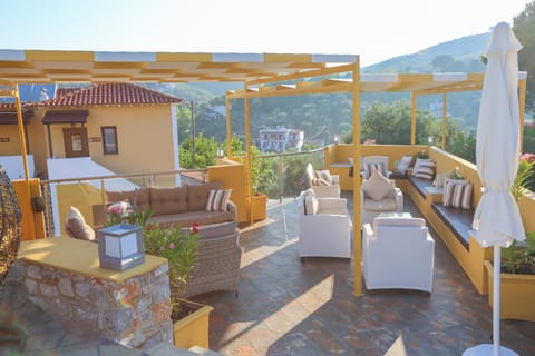 Skiathos Island Suites Aparthotel in Troulos