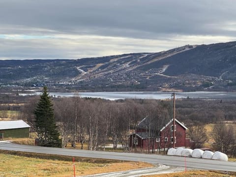 Day, Natural landscape, Lake view, Mountain view