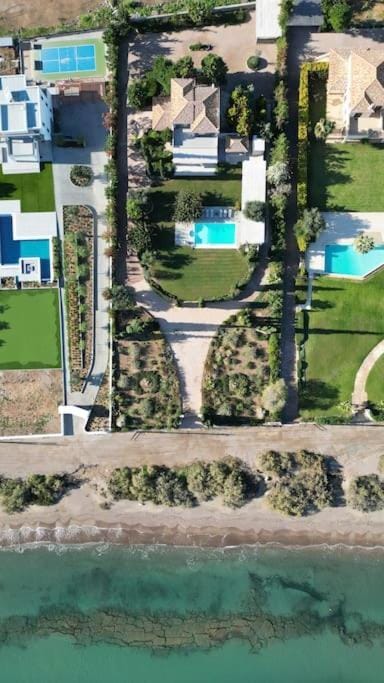 Bird's eye view, Pool view, Sea view, Swimming pool