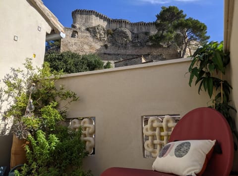 Patio, Natural landscape, Landmark view, Quiet street view