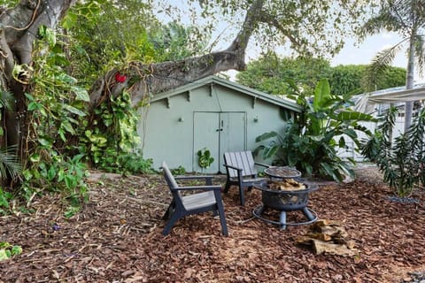 Oasis Under The Banyan I Tropical Pool & Arcade Villa in Oakland Park