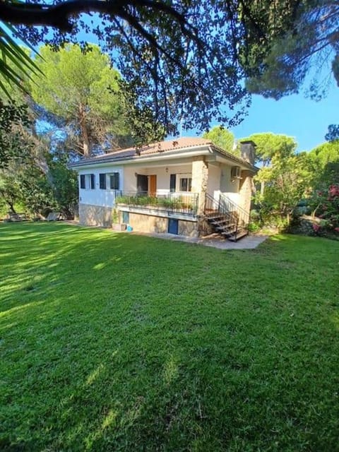 Facade/entrance, Garden view