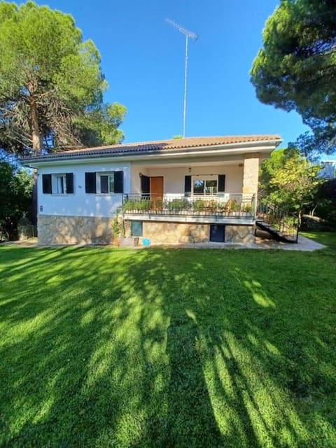 Facade/entrance, Garden view