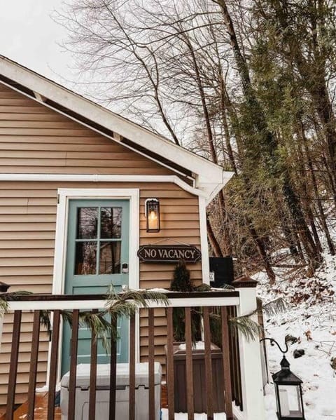 The Little Lake Cabin Casa in New Fairfield