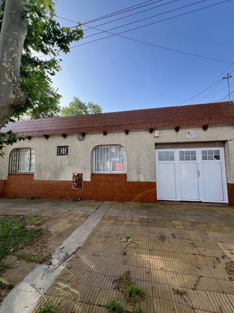 Casa YRIGOYEN Maison in Junín