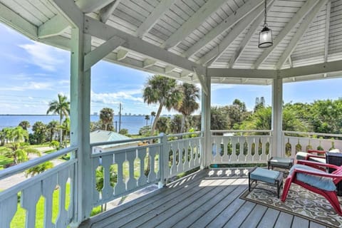 461 Water views with pool table and fire pit House in Port Saint Lucie