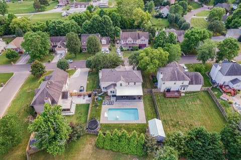 Beautiful home with Pool - great for kids House in Cedar Bluff