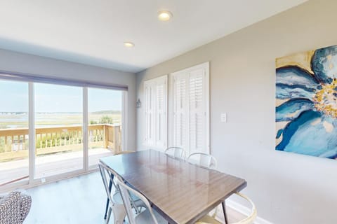 Carolina Sunshine Waterfront House in North Topsail Beach