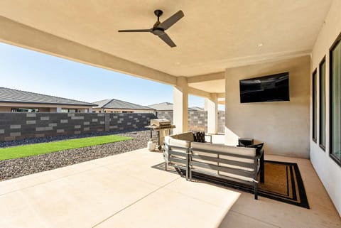 Private HotTub By Copper Rock Golf Course House in Hurricane