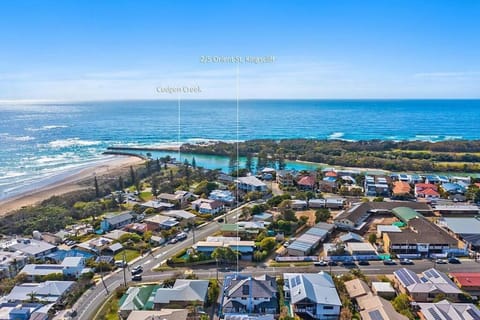 Day, Neighbourhood, Natural landscape, Bird's eye view, Beach, Sea view, Street view, Location