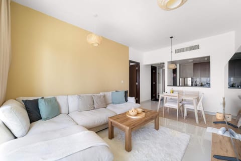 Silkhaus Cozy 1BDR Near Reem Mall in Burooj Views Apartment in Abu Dhabi